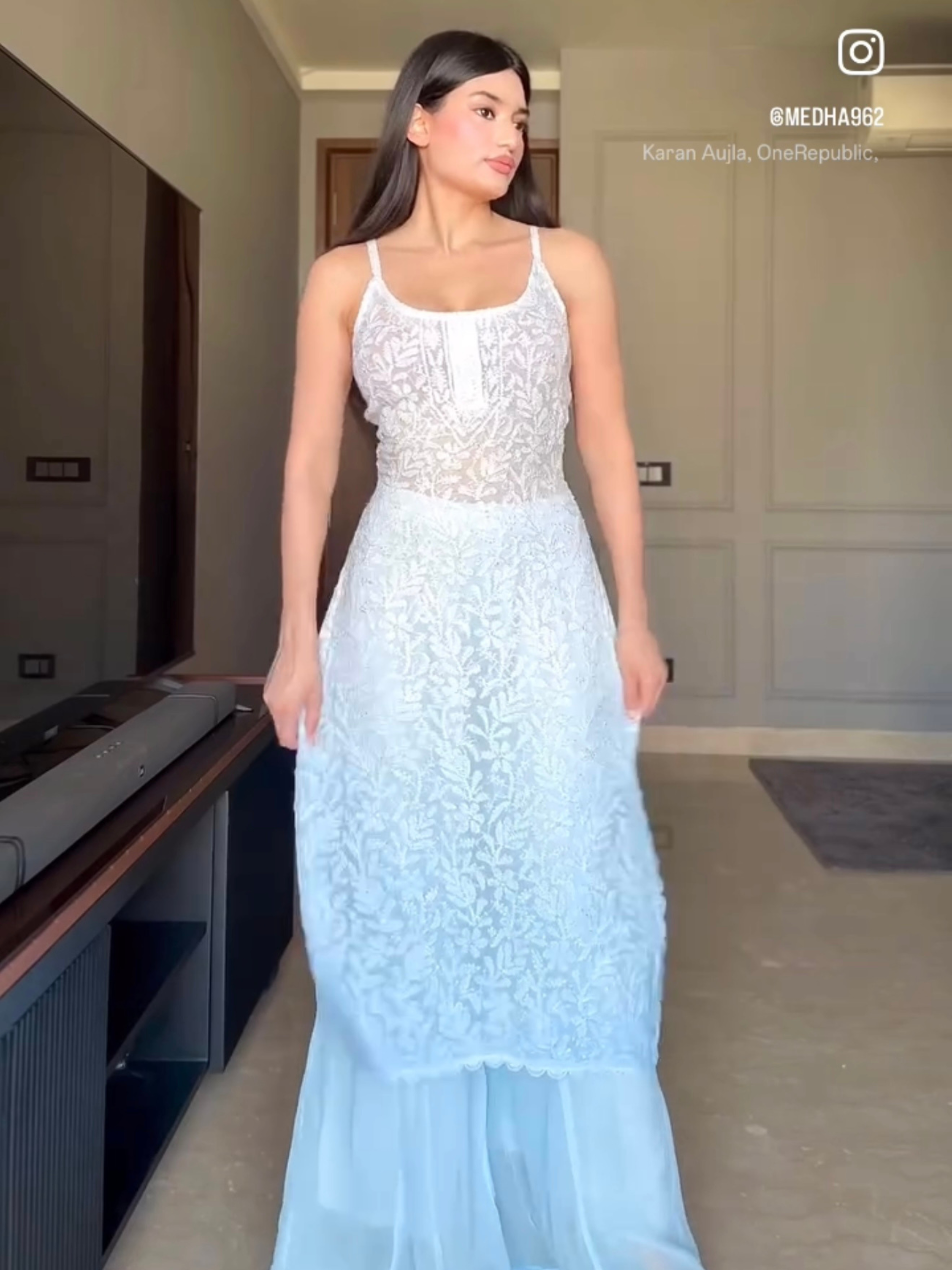 Dreamy Frost Chikankari Ombré Lace Strappy Kurta Set (set of 3)